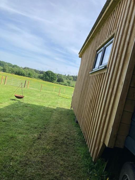 Neddys Rest Luxury Horsebox Stay Battle Exterior photo